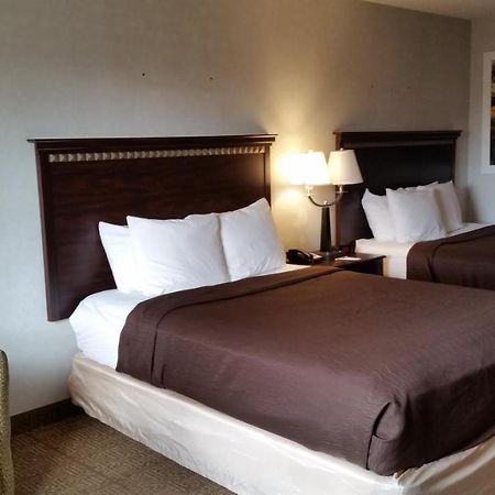 Days Inn & Suites By Wyndham ונקובר מראה חיצוני תמונה