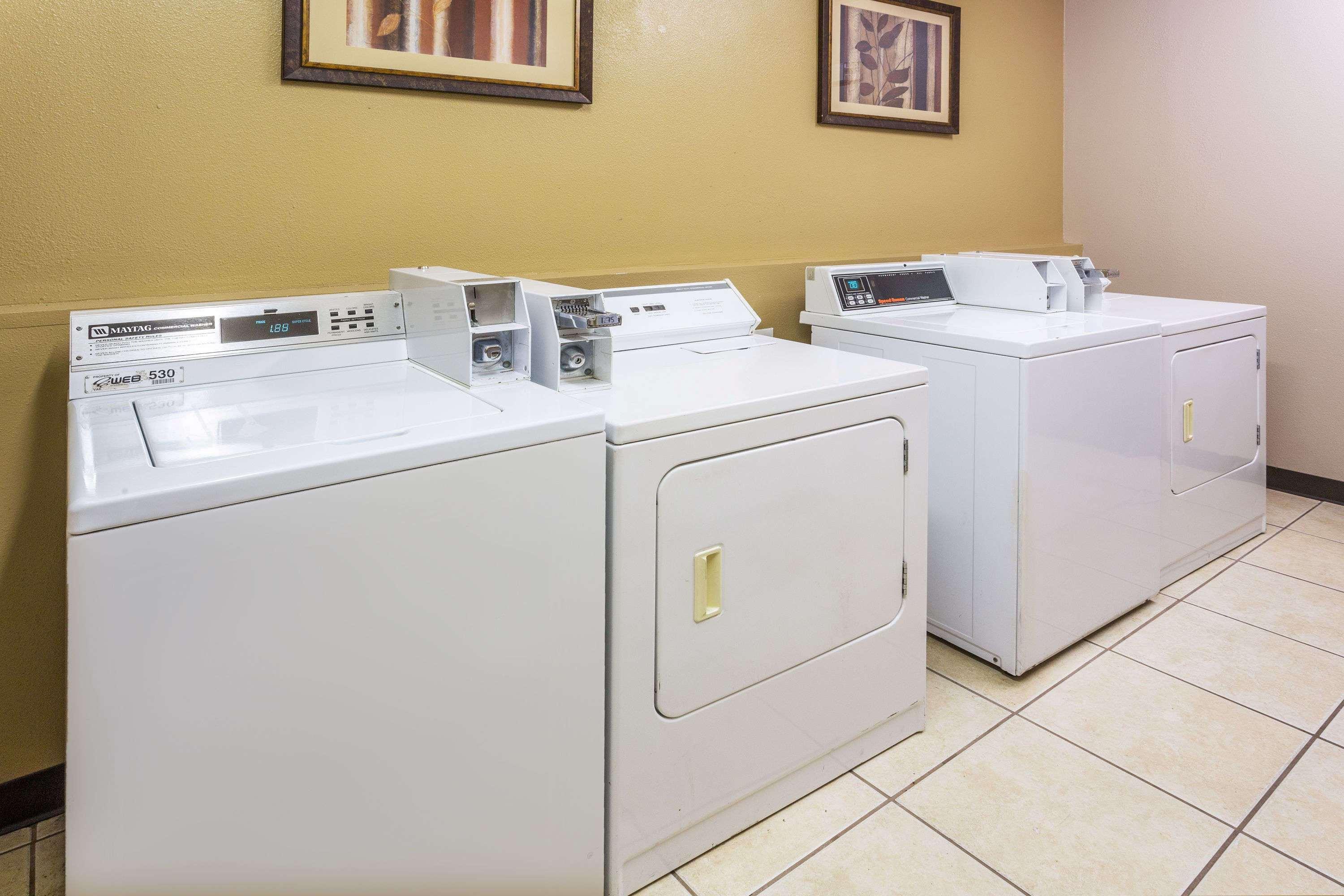 Days Inn & Suites By Wyndham ונקובר מראה חיצוני תמונה