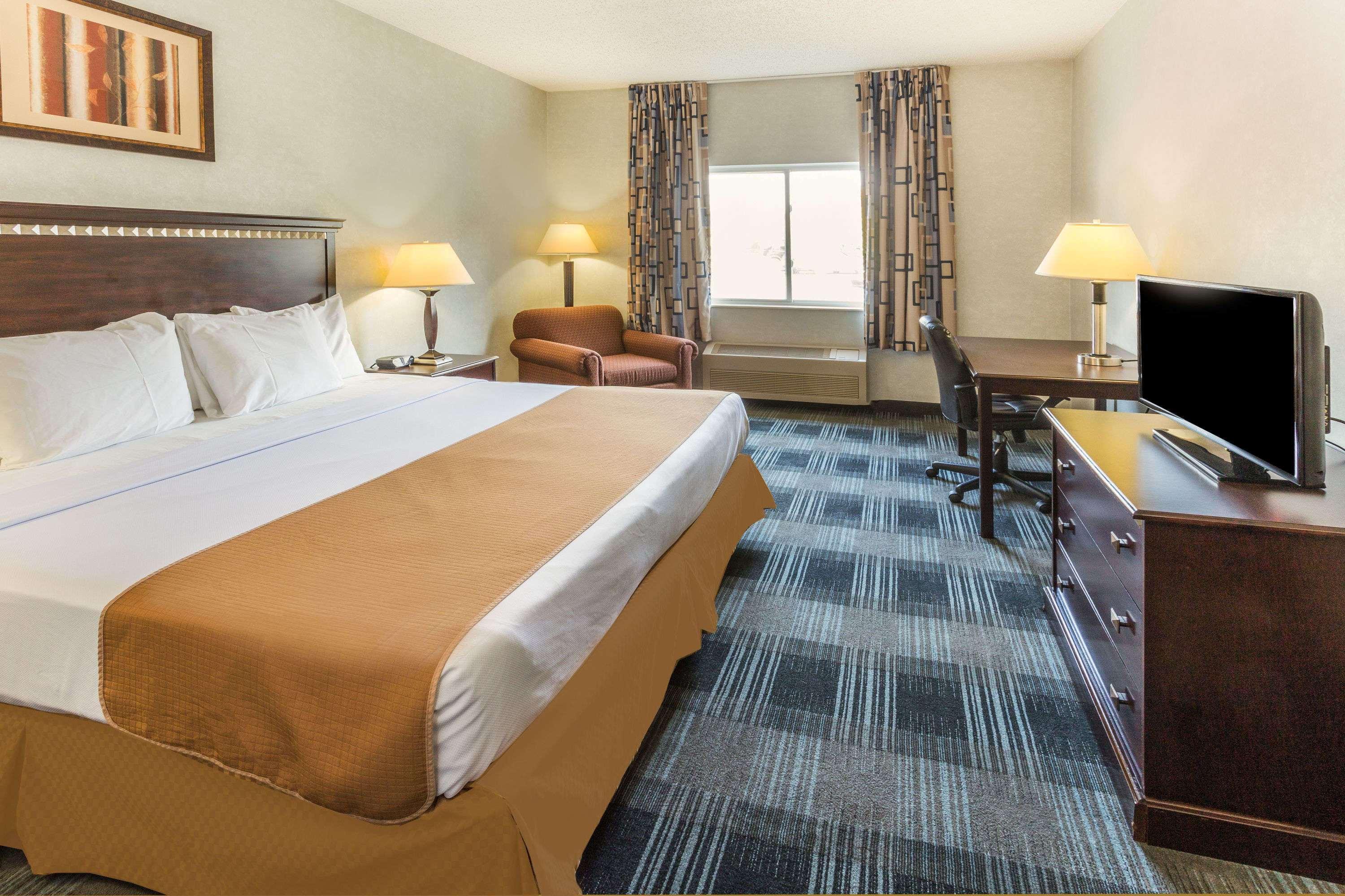 Days Inn & Suites By Wyndham ונקובר מראה חיצוני תמונה