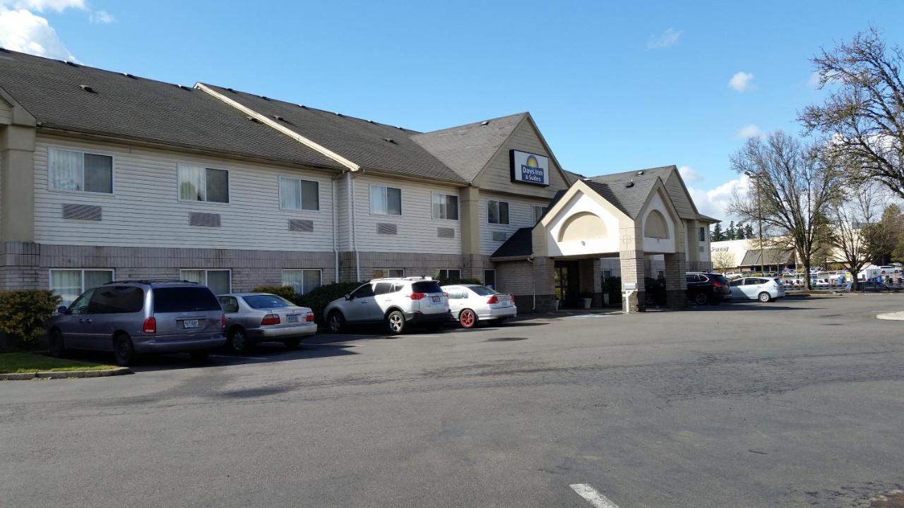 Days Inn & Suites By Wyndham ונקובר מראה חיצוני תמונה