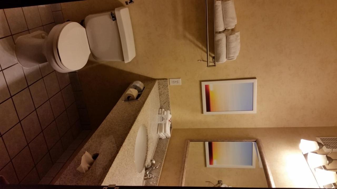 Days Inn & Suites By Wyndham ונקובר מראה חיצוני תמונה